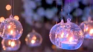 Gorgeous Wedding Decorations: Accent with hanging Glass Candle Holders