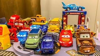 Looking For Lightning McQueen : Natalie Certain, Sally, Mater, Jackson, Wingo, Boost, DJ, Frank