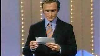 Dick Cavett & his audience cards / April 6, 1970