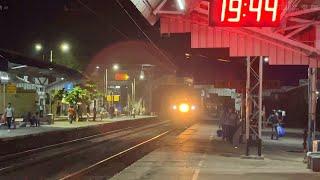 Furious 250 kmph Encounter - WAP7 Patna Garib Rath crosses WAP5 Ranchi Shatabdi - INDIAN RAILWAYS