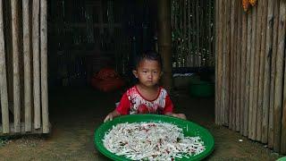 A life of earning a living in the forest collecting bamboo shoots of 17-year-old single mother