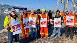 Autoport workers go on strike in Halifax