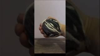 Easy way to make multi-colored yarn (make sure it’s for a project with an inside, for the knots)