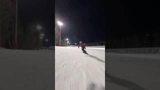 Весь спуск спиной вперёд! ️The entire length is backwards!️ #snowboard  #сноуборд #шерегеш #ski