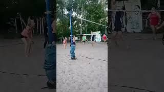 Beach volleyball, excellent ball blocking.