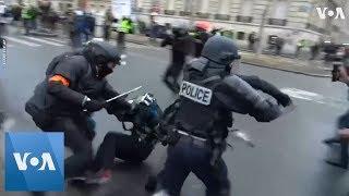 Yellow Vest Protesters Clash With Police in Paris