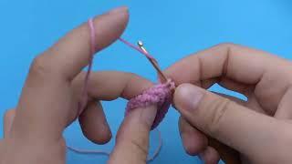 Bao Anh shows how to knit a rabbit bag Part 2