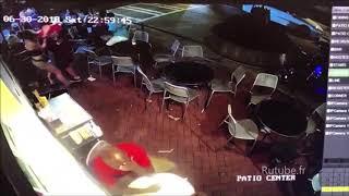 Rutube Un client d’un restaurant met une main aux fesses d’une serveuse mais va le regretter