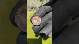 Metal Detecting OAKLAND Finding a Foreign Coin! #corythetreasurehunter #metaldetecting #oakland