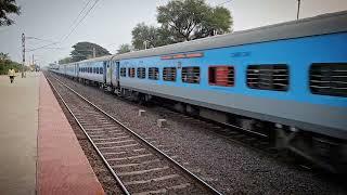 Solapur - Pune Intercity SF In A Hurry Led By Honking Kalyan WCAM3