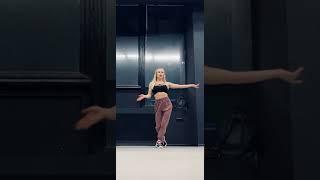 Angelina Melnikova dancing