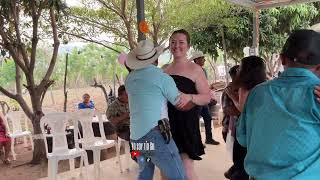 Asta las gringas vienen a bailar aquí a chiquimula que lujo de bailes puro baile #baileschingones