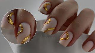 Texture on nails with mirror powder / Delicate nail design / Matte manicure