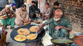 Aloo Saag Paratha Street Food Lahore | Ultimate Desi Breakfast | Lahori Nashta on Footpath