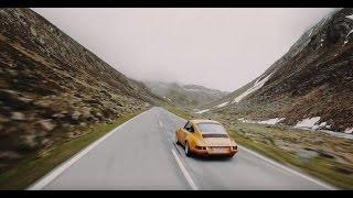 CURVES Magazine – Soulful driving with 9 Porsche models in the Swiss and Italian Alps.