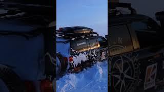 Курзак провалился в Енисей под лёд. Вытащили тяжелую Тойоту лебедкой из западни. Суровая Арктика
