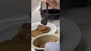 املت رژیمی بدون روغن و‌ بدون زرده تخم مرغ  #املت #املت_رژیمی  #صبحانه_سالم #صبحانه_خوشمزه #املت_قارچ