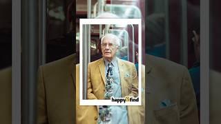Oldschool #happy2find #streetphotography #candidphoto #wholesome #subwayart #happiness
