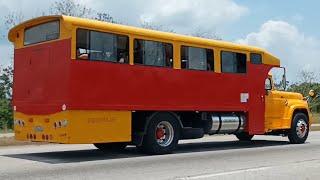 CAMION RAPIDO EN LA CARRETERA