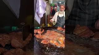 Nanna Mahi Fish Qissakhuwani Bazar Peshawar | Soft Juicy And Full Of Spices | Ultimate Food Street