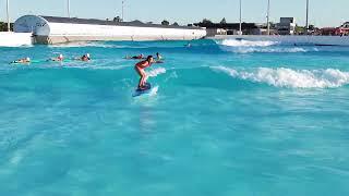 The Wavegarden Bays: Perfect to learn to surf. Excellent for business owners.