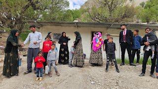 Meeting of nomadic family Bekr and Peren in the mountains