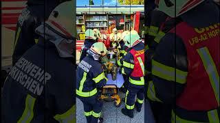 Übung gemeinsam mit dem Notarzt #feuerwehr #notarzt #firefighter #lernen #spannend #gemeinsam