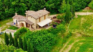 CD1008, near Gubbio, elegant country house  in perfect condition, with land and great views!