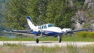 Beechcraft 58 Baron Takeoff