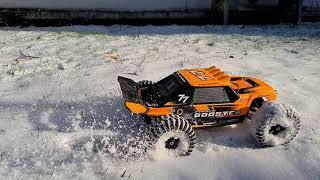 Voiture RC t2m buggy pirate booster indestructible sous la neige