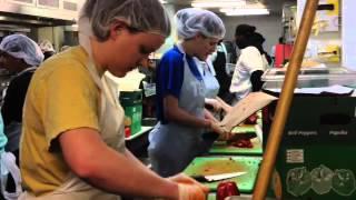 Capital Semester Students Volunteer at DC Central Kitchen