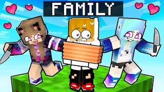 Having a FANGIRL Family in Minecraft! (Tagalog)