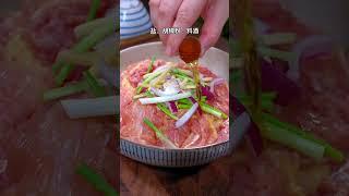 这是我认为照烧鸡腿最好吃又简单的做法了，鲜嫩多汁，简单两步就搞定好吃到停不下来
