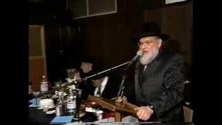 Yeshiva Kesser Torah 2000 - Rabbi Rosenblatt Shaar Hanegina, Carlebach Style - Ki Krova Live.mpg