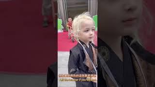 学校要求宝宝们穿汉服#人类幼崽成长记 #记录真实生活 #现场实拍 #混血儿宝宝 #农村生活