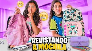 REVISTEI A MOCHILA DA LORENA E DA MANU * ADVINHA O QUE EU ACHEI ?