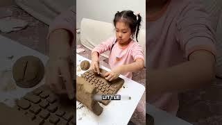 This Girl Created a Laptop Using MUD!