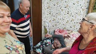 Готовлю блюда // жду родных//неожиданный сюрприз //