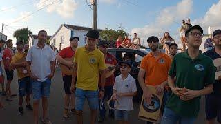 OS D'IMPROVISO. Roberto canta em frente à casa que foi do avô José Pereira. Arraial Tourada Areeiro