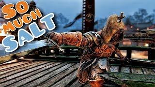 [FOR HONOR] Highlander kicked off the bridge then went into TOXIC MODE = SORRY SORRY SORRY = EMOTE