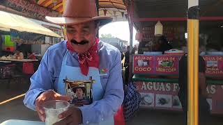 la señora del Rancho me ayudo a vender tejuino i acabe todo