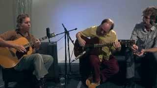Mark Mulcahy  - She Makes The World Turn Backwards' (Acoustic Session)
