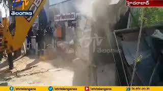 GHMC Officials to Remove Illegal Encroachments at Footpaths | in Miyapur | Hyderabad