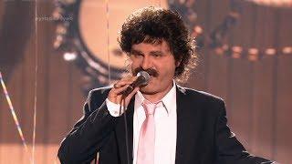 Łukasz Zagrobelny jako Krzysztof Krawczyk - Twoja Twarz Brzmi Znajomo