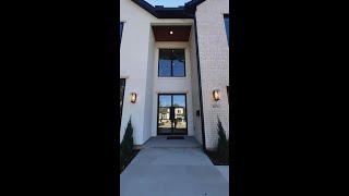 Can’t find a better home just 10 minutes from Uptown Dallas 