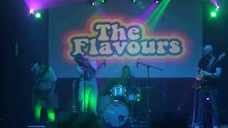 The Flavours Liv in the My Place gig factory