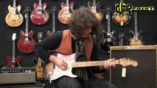 JD Simo playing a 1957 Fender Stratocaster - Sunburst at GuitarPoint Maintal