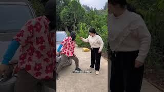 正义美女暴揍人贩子#反转#农村短剧#正能量#人贩子#shorts