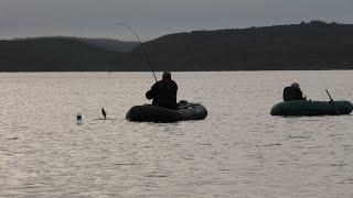 Вечерком на заливе ловим морскую рыбу / Sea fishing