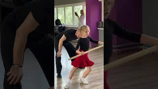 Работа над бёдрами #ballroomdance #бальныетанцы #танцы #тренировки #childdance #детитанцы